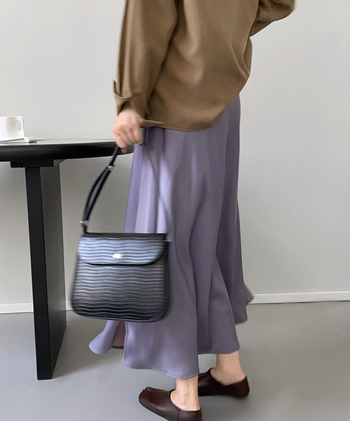 aimoha(アイモハ)の「フェミニンサテンロング丈スカート(スカート・レディース・ブラック/ベージュ/パープル・MEDIUM/LARGE)」の22枚目の写真