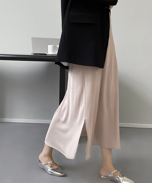 aimoha(アイモハ)の「フェミニンサテンロング丈スカート(スカート・レディース・ブラック/ベージュ/パープル・MEDIUM/LARGE)」の18枚目の写真