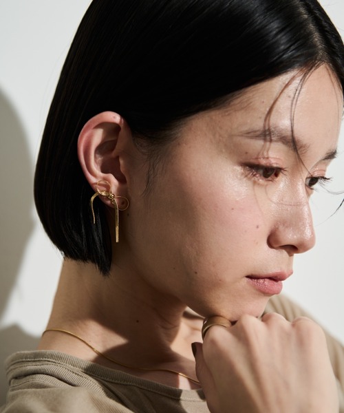 Shelly island（シェリーアイランド）の「リボンモチーフピアス（ピアス（両耳用）・レディース・ゴールド/シルバー・FREE）」の3枚目の写真