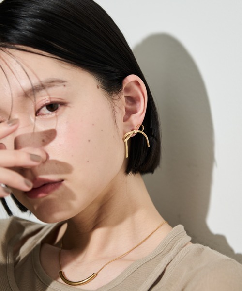 Shelly island（シェリーアイランド）の「リボンモチーフピアス（ピアス（両耳用）・レディース・ゴールド/シルバー・FREE）」の4枚目の写真