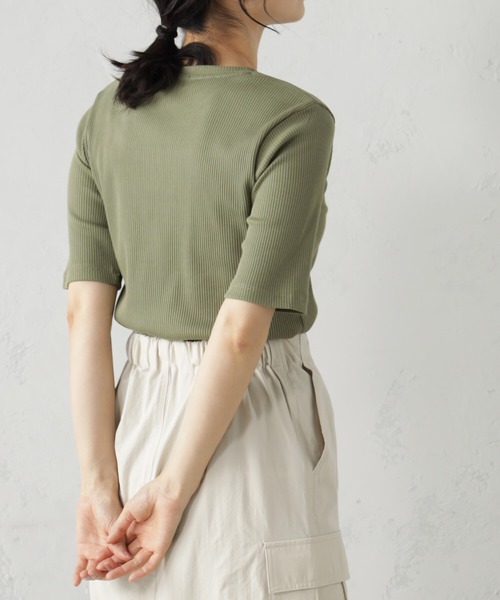 FOUND GOOD(ファウンドグッド)の「すっきりシルエットリブ5分袖Tシャツ(Tシャツ/カットソー・レディース・ブラック/ホワイト系5/グレー系/グリーン系8/オレンジ系5・S/M/L)」の19枚目の写真