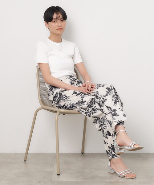 OPAQUE.CLIP（オペークドットクリップ）の「◆フライスコットンベーシックTシャツ（Tシャツ/カットソー・レディース・ブラック/ホワイト/ホワイト系3/ピンク系1/ネイビー・40/38/36）」の8枚目の写真