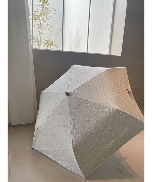 SNIDEL(スナイデル)の「レースレイヤードアンブレラ(折りたたみ傘・レディース・ブラック/ホワイト・FREE)」の8枚目の写真