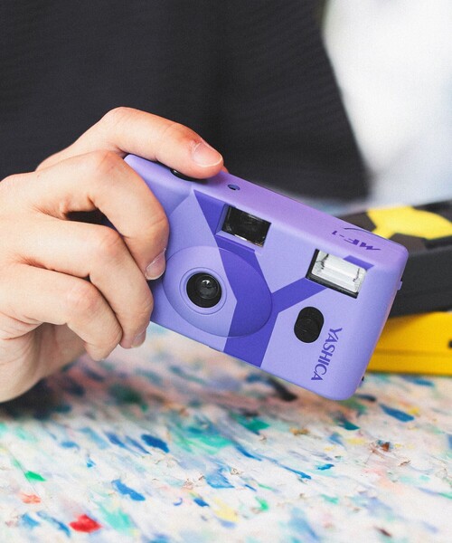 bpr BEAMS（ビーピーアール ビームス ）の「YASHICA / MF-1 Y コンパクト フィルムカメラ（カメラ/カメラグッズ・レディース・ブルー/パープル・ONE SIZE）」の4枚目の写真
