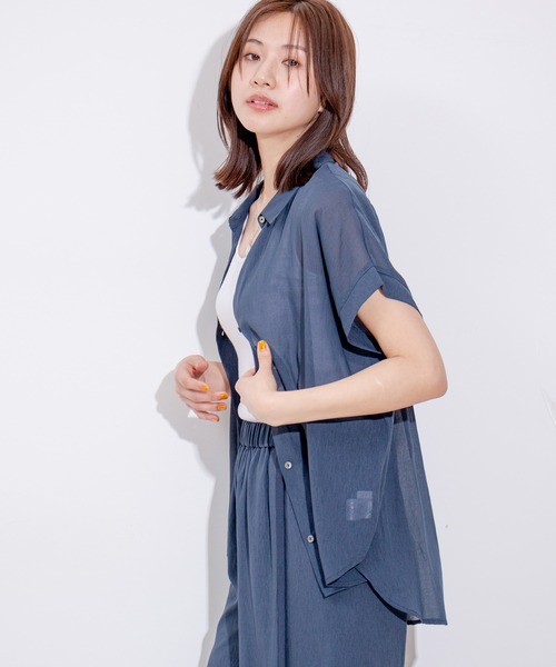 Jayro(ジャイロ)の「麻調シアーネックVギャザーブラウス(シャツ/ブラウス・レディース・レッド/ホワイト系その他/ネイビー・FREE)」の6枚目の写真