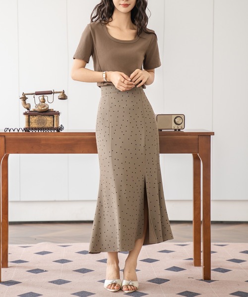 Banico】水玉模様のフィッシュテールスカート、サイドスリット
