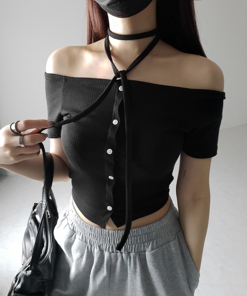 me+em select(ミームセレクト)の「※※【 2WAY 】ストラップリボンオフショルダーリブトップス / strap ribbon off shoulder rib tops(Tシャツ/カットソー・レディース・ブラック/アイボリー/チャコール・FREE)」の5枚目の写真