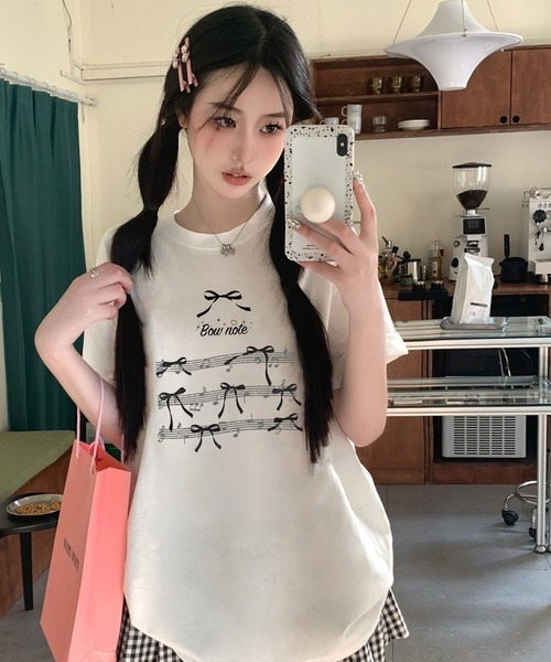 shopnikoniko(ショップニコニコ)の「Tシャツ リボン 半袖 オーバーサイズ プリント ビックTシャツ(Tシャツ/カットソー・レディース・ホワイト/ブラック・フリー)」の3枚目の写真