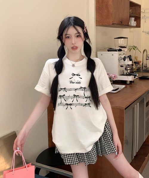 shopnikoniko(ショップニコニコ)の「Tシャツ リボン 半袖 オーバーサイズ プリント ビックTシャツ(Tシャツ/カットソー・レディース・ホワイト/ブラック・フリー)」の4枚目の写真