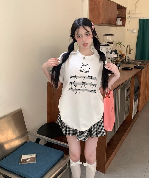shopnikoniko(ショップニコニコ)の「Tシャツ リボン 半袖 オーバーサイズ プリント ビックTシャツ(Tシャツ/カットソー・レディース・ホワイト/ブラック・フリー)」の6枚目の写真