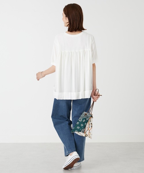 BELLUNA PLUS(ベルーナ)の「後ろチュール切替プルオーバー(Tシャツ/カットソー・レディース・ブラック/オフホワイト・LARGE/MEDIUM/X-LARGE)」の8枚目の写真