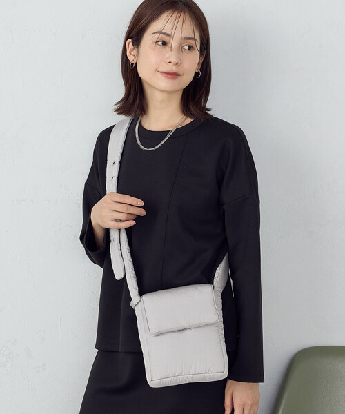 MONO COMME CA(モノコムサ)の「ボンディング ミニショルダー(ショルダーバッグ・レディース・ライトグレー/ブラック/ライトイエロー・FREE)」の3枚目の写真