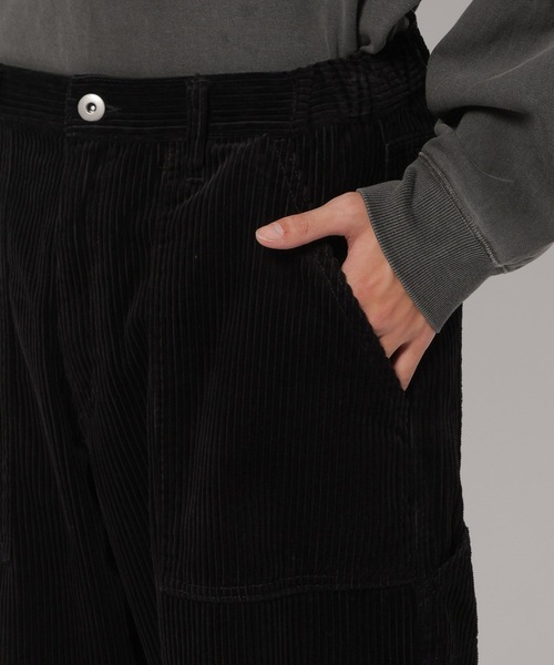 niko and...(ニコアンド)の「コーデュロイペインターパンツ(その他パンツ・メンズ・ブラウン/ブラック/オフホワイト・LARGE/MEDIUM)」の4枚目の写真