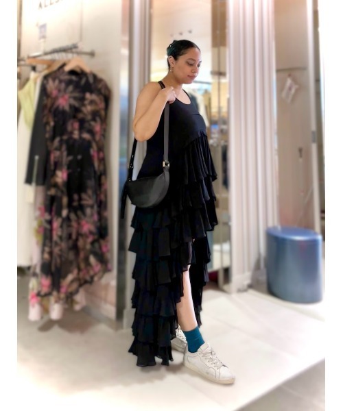 ALLSAINTS（オールセインツ）の「HALF MOON LEATHER CROSSBODY BAG | ハーフ ムーン レザー クロスボディ バッグ（ショルダーバッグ・レディース・ブラック・ONE SIZE）」の22枚目の写真