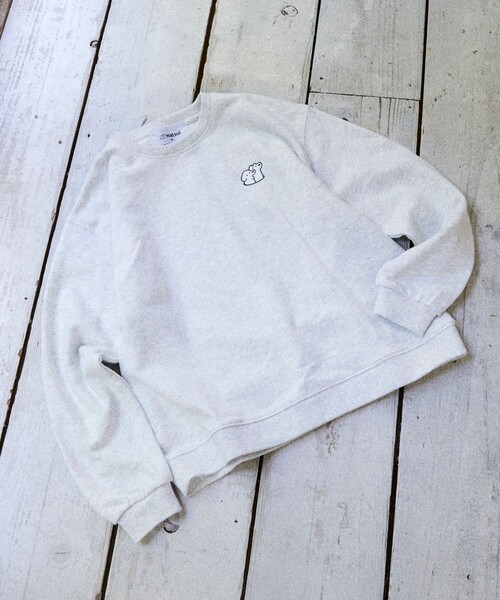 FREAK'S STORE（フリークスストア）の「matsui×FREAK'S STORE/マツイ×フリークスストア 別注 ｢DJ」キッズ バックプリント スウェット（スウェット・キッズ・ホワイト/グレー/ブラック・MEDIUM/SMALL/LARGE）」の4枚目の写真