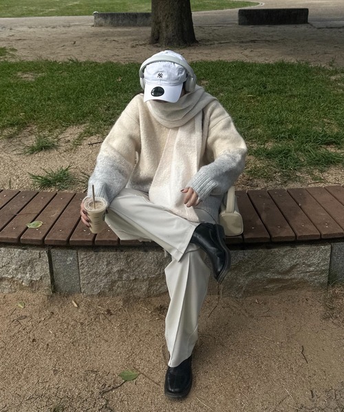 lawgy（ラウジー）の「nuance gradation loose knit / ニュアンスグラデーションルースニット（ニット/セーター・レディース・ブルー/ブラウン/ベージュ・FREE）」の4枚目の写真