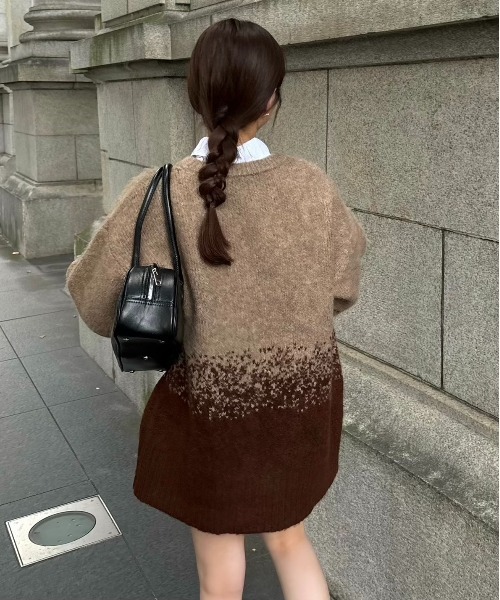 lawgy（ラウジー）の「nuance gradation loose knit / ニュアンスグラデーションルースニット（ニット/セーター・レディース・ブルー/ブラウン/ベージュ・FREE）」の22枚目の写真