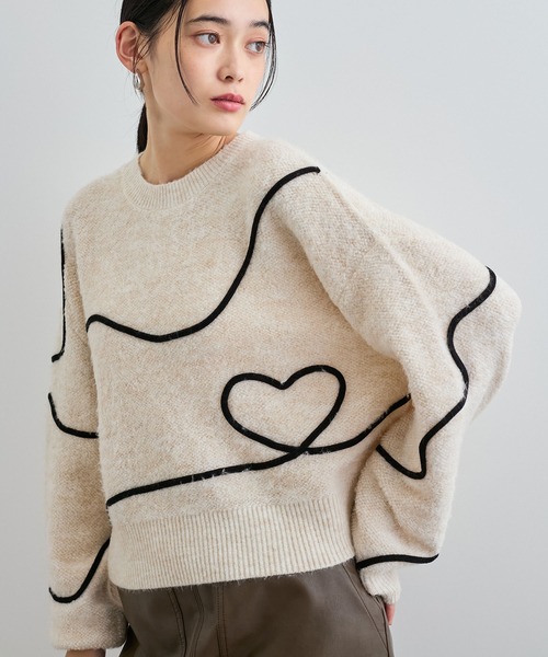 VIS(ビス)の「【新色追加】【洗える】ハート&リボンコード刺繍ニットプルオーバー(ニット/セーター・レディース・ブラック/キナリ/グレー・FREE)」の8枚目の写真