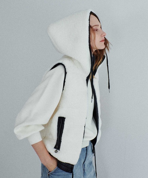 TITE IN THE STORE（ティテ　インザ　ストア）の「B7 ﾎﾞｱﾌｰﾃﾞｨﾀﾞｳﾝﾍﾞｽﾄ（ダウンベスト・レディース・ブラック/オフホワイト・38）」の9枚目の写真