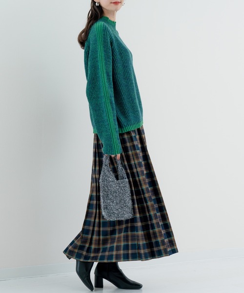 refinedworks(リファインドワークス)の「【refinedwokrs】配色ラインがデザインポイントのハイネックプルオーバー!(ニット/セーター・レディース・オレンジ/ベージュ/グリーン/ブルー/パープル・FREE)」の11枚目の写真