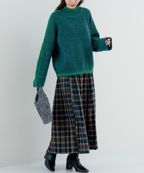 refinedworks(リファインドワークス)の「【refinedwokrs】配色ラインがデザインポイントのハイネックプルオーバー!(ニット/セーター・レディース・オレンジ/ベージュ/グリーン/ブルー/パープル・FREE)」の13枚目の写真