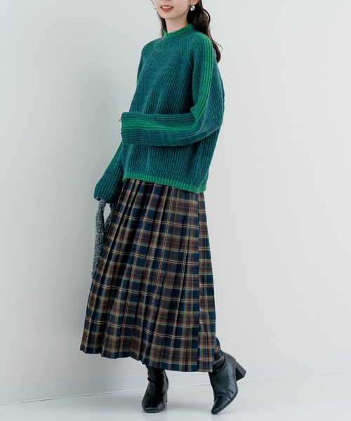 refinedworks(リファインドワークス)の「【refinedwokrs】配色ラインがデザインポイントのハイネックプルオーバー!(ニット/セーター・レディース・オレンジ/ベージュ/グリーン/ブルー/パープル・FREE)」の14枚目の写真