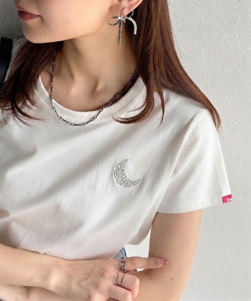 【sustaina+】オーガニックコットン100%。胸元ラメ糸ワンポイント刺繍 無地＆ボーダー柄Tシャツ（半袖） ce1260397 main image 0