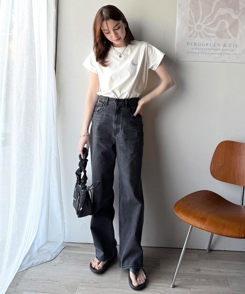 classicalelf（クラシカルエルフ）の「オーガニックコットン100%。胸元ラメ糸ワンポイント刺繍 無地＆ボーダー柄Tシャツ（半袖）（Tシャツ/カットソー・レディース・ホワイト×ブラック/グレイッシュベージュ/ブラック/ホワイト・X-LARGE/SMALL/MEDIUM/LARGE）」の17枚目の写真