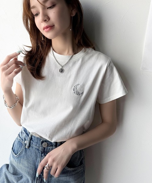 セール】オーガニックコットン100%。胸元ラメ糸ワンポイント刺繍 無地