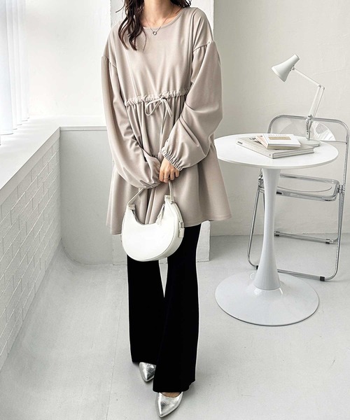 GeeRA（ジーラ）の「春 にぴったり。前後2WAYボリュームティアードチュニック（シャツ/ブラウス・レディース・サンドグレー/ブラック/オフホワイト・LARGE/X-LARGE/MEDIUM）」の14枚目の写真