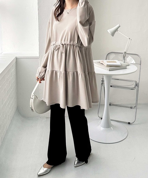 GeeRA（ジーラ）の「春 にぴったり。前後2WAYボリュームティアードチュニック（シャツ/ブラウス・レディース・サンドグレー/ブラック/オフホワイト・LARGE/X-LARGE/MEDIUM）」の15枚目の写真