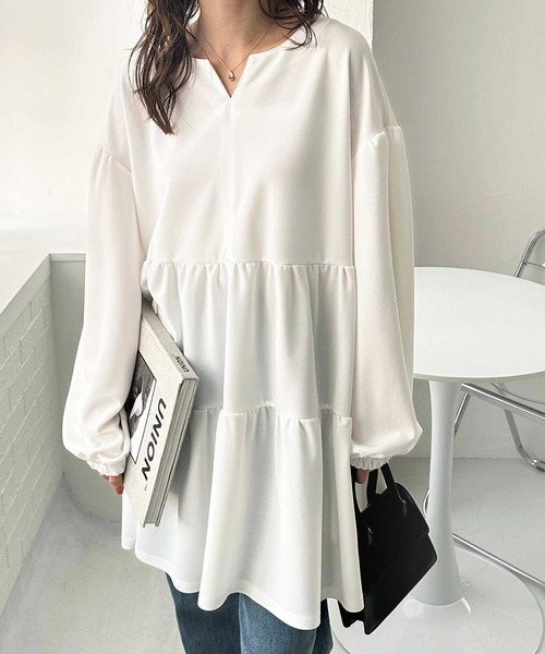 GeeRA（ジーラ）の「春 にぴったり。前後2WAYボリュームティアードチュニック（シャツ/ブラウス・レディース・サンドグレー/ブラック/オフホワイト・LARGE/X-LARGE/MEDIUM）」の20枚目の写真