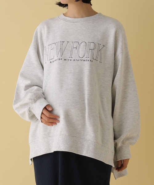 LEPSIM（レプシィム）の「【産前・産後対応】マタニティ／白抜きロゴ刺繍プルオーバー　291018（スウェット・レディース・ブルー/グレー・FREE）」の4枚目の写真