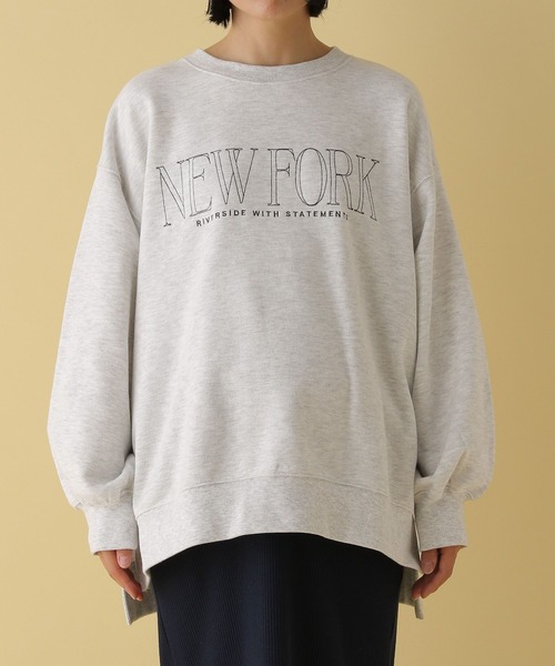 LEPSIM（レプシィム）の「【産前・産後対応】マタニティ／白抜きロゴ刺繍プルオーバー　291018（スウェット・レディース・ブルー/グレー・FREE）」の14枚目の写真