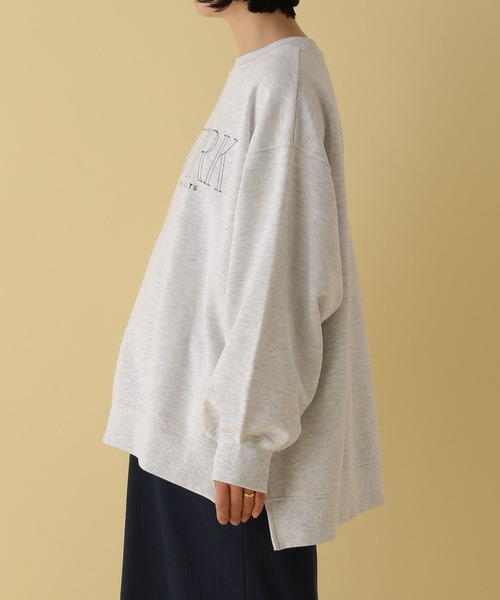 LEPSIM（レプシィム）の「【産前・産後対応】マタニティ／白抜きロゴ刺繍プルオーバー　291018（スウェット・レディース・ブルー/グレー・FREE）」の15枚目の写真