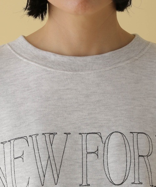 LEPSIM（レプシィム）の「【産前・産後対応】マタニティ／白抜きロゴ刺繍プルオーバー　291018（スウェット・レディース・ブルー/グレー・FREE）」の17枚目の写真
