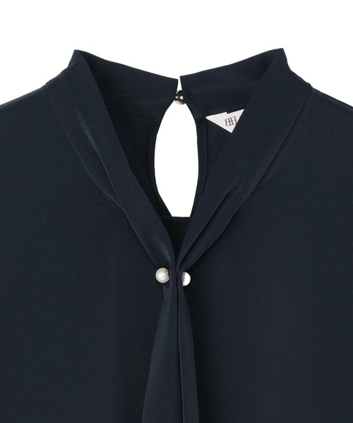 TOKYO SHIRTS（トウキョウシャツ）の「シルキーサテン ボウタイパールブラウス 長袖 レディース（シャツ/ブラウス・レディース・ブルー/ホワイト/ネイビー・M/L/LL）」の12枚目の写真