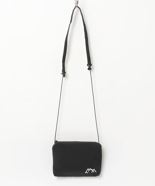 CMF OUTDOOR GARMENT（シーエムエフアウトドアガーメント）の「CMF OUTDOOR GARMENT/シーエムエフ アウトドアガーメント　SMART PAC SMOOTH NYLON スマートパックスムースナイロン（ショルダーバッグ・メンズ・ベージュ/ブラック・F）」の3枚目の写真