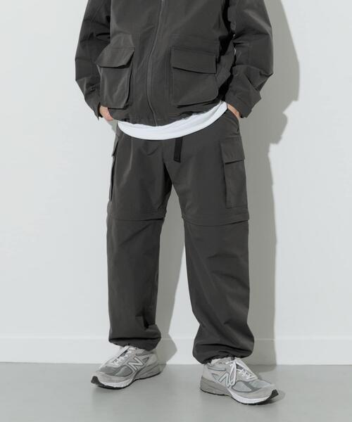 ITEMS URBANRESEARCH（アイテムズ アーバンリサーチ）の「『セットアップ対応』ドライウェザー 2WAYカーゴパンツ（その他パンツ・メンズ・ブラック/チャコールグレー・MEDIUM/LARGE）」の9枚目の写真