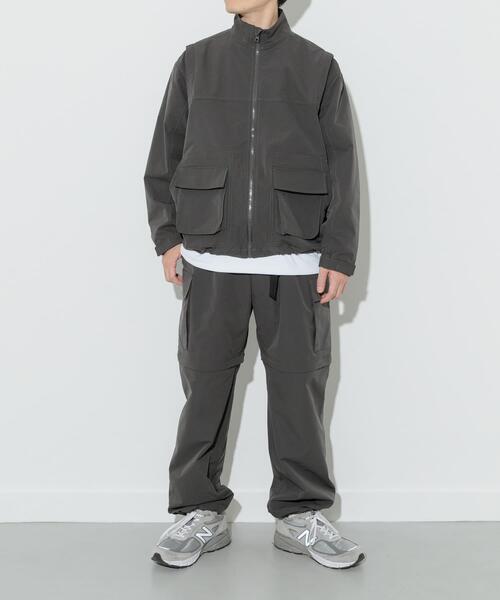 ITEMS URBANRESEARCH（アイテムズ アーバンリサーチ）の「『セットアップ対応』ドライウェザー 2WAYカーゴパンツ（その他パンツ・メンズ・ブラック/チャコールグレー・MEDIUM/LARGE）」の11枚目の写真