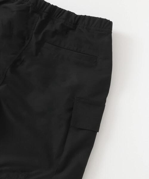 ITEMS URBANRESEARCH（アイテムズ アーバンリサーチ）の「『セットアップ対応』ドライウェザー 2WAYカーゴパンツ（その他パンツ・メンズ・ブラック/チャコールグレー・MEDIUM/LARGE）」の5枚目の写真