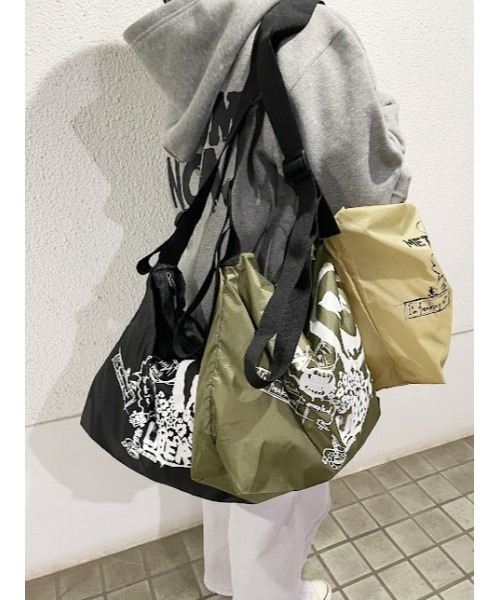 WORLD WIDE LOVE!（ワールドワイドラブ）の「LIBRTY ショルダーバック（ショルダーバッグ・レディース・ベージュ/ブラック/カーキ・FREE）」の16枚目の写真