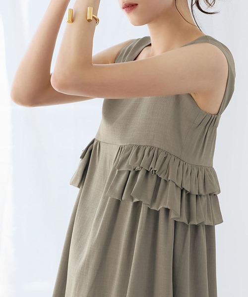 ELFRANK(エルフランク)の「リネンライクオフショルダーAラインワンピース(ワンピース・レディース・ブラック/カーキ・FREE)」の3枚目の写真