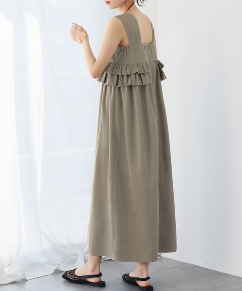 ELFRANK(エルフランク)の「リネンライクオフショルダーAラインワンピース(ワンピース・レディース・ブラック/カーキ・FREE)」の4枚目の写真