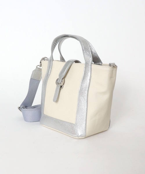 Jines（ジネス）の「キャンバス コーティング  2WAYトートバッグ【BEAURE/ヴュレ】（トートバッグ・レディース・ベージュ/シルバー・フリー）」の10枚目の写真