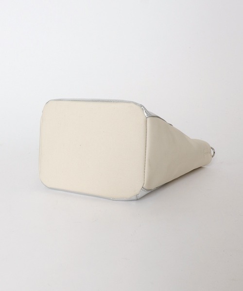 Jines（ジネス）の「キャンバス コーティング  2WAYトートバッグ【BEAURE/ヴュレ】（トートバッグ・レディース・ベージュ/シルバー・フリー）」の12枚目の写真