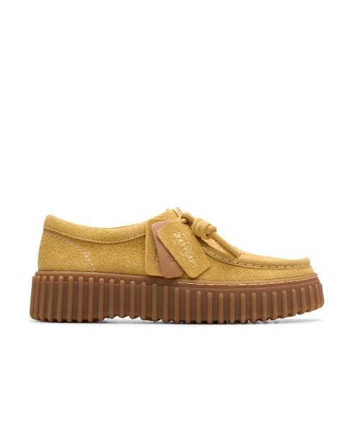 Clarks(クラークス)の「Clarks Torhill Bee(クラークス トーヒルビー)(モカシン/デッキシューズ・レディース・ゴールド系・25cm/23cm/23.5cm/24cm/24.5cm)」の1枚目の写真