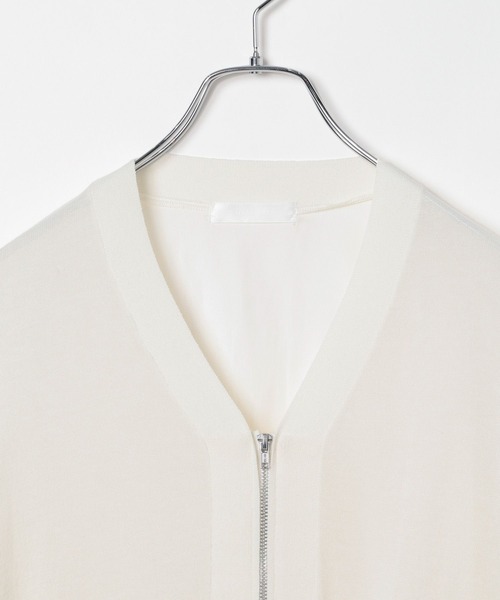 HEREIAM（ヘレイアム）の「【HEREIAM】バックドッキングカーディガン（カーディガン/ボレロ・レディース・オフホワイト/ブラック/レッド・FREE）」の22枚目の写真