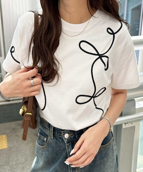 GeeRA(ジーラ)の「リボン風コード刺繍Tシャツ(Tシャツ/カットソー・レディース・オートミール/チャコール/アイボリー・MEDIUM)」の6枚目の写真