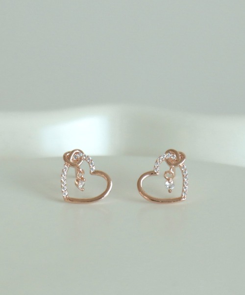 Three Four Time(スリーフォータイム)の「ハートフレームピアス(ピアス(両耳用)・レディース・ゴールド/ピンクゴールド・FREE)」の6枚目の写真